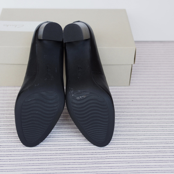 CLARKS : Almond toe high heel work pumps - Picture 6 of 6